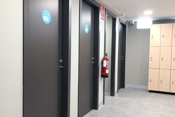Primera imagen de instalación de puertas en Caldes de Montbui y Granollers